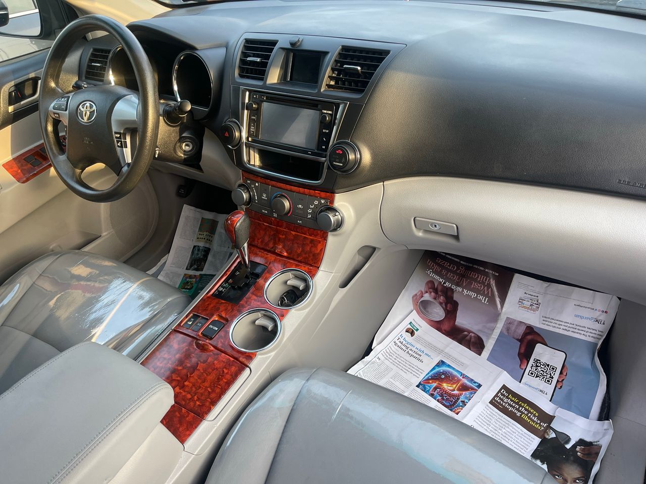 Toyota Highlander 2013 available at Bullet Motors,Lagos,Nigeria”