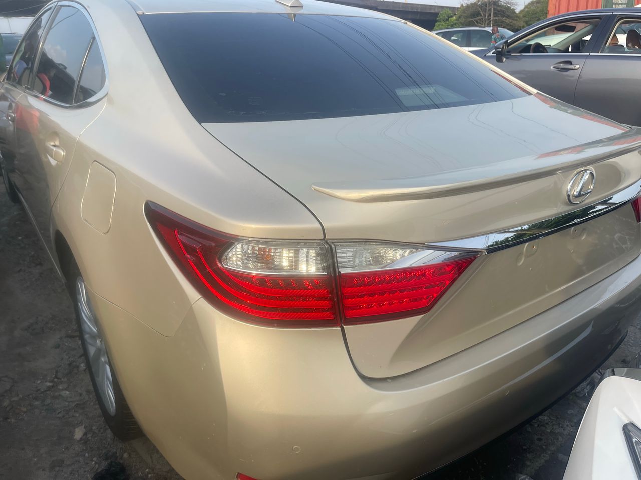Lexus Es 350Tokunbo for sale at Bullet Motors Lagos” Tokunbo for sale at Bullet Motors Lagos”