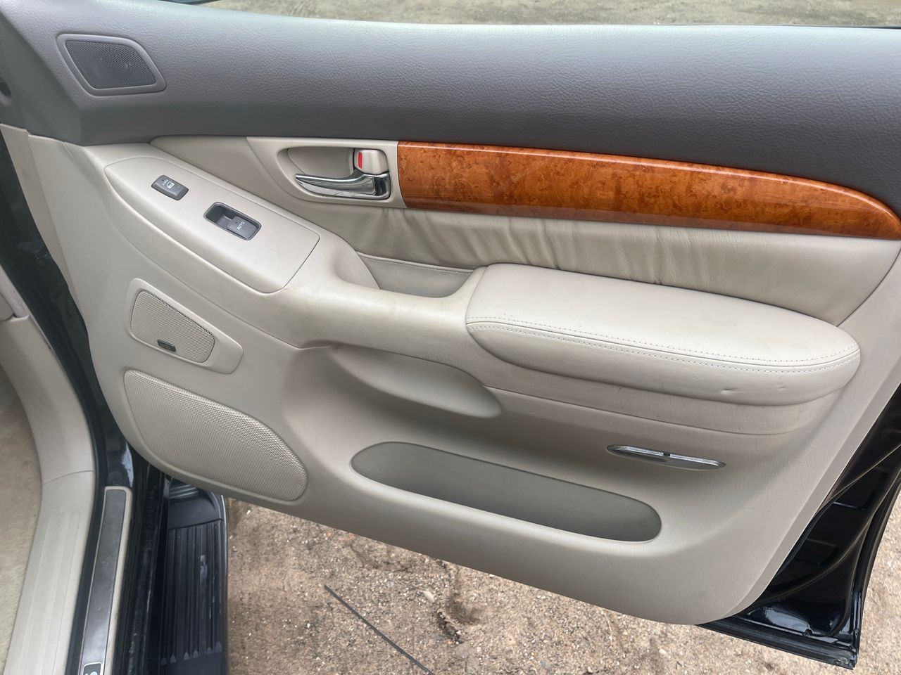 Lexus Gx 460 Tokunbo for sale at Bullet Motors Lagos”